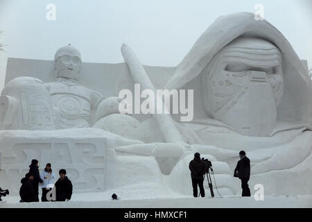 Sapporo, Japon. Feb 6, 2017. Une sculpture de Star Wars peuvent être vus au festival de neige à Sapporo, Japon, 6 février 2017. Photo : Nicolaysen Lars/apd/Alamy Live News Banque D'Images