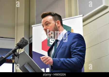 County Armagh, en Irlande. Feb 6, 2017. SDLP Chef Colm Eastwood aborde la campagne électorale de partis au lancement, l'île d'Oxford County Armagh. Credit : Mark Winter/Alamy Live News Banque D'Images