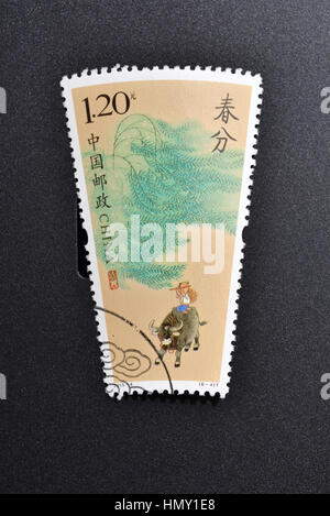 Chine - circa 2015 : timbre imprimé en P.R.China 2015-4 montre le chinois traditionnel 24 termes solaire,l'Équinoxe de printemps (4ème terme solaire)Mar.20,21 ou 2 Banque D'Images