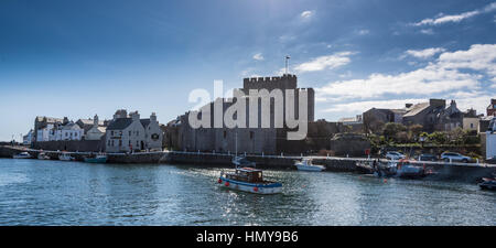 Castle Rushen & Middle harbour, Castletown, Île de Man). Banque D'Images