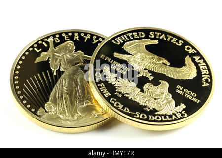 1 once American Gold Eagle des pièces d'investissement isolé sur fond blanc Banque D'Images