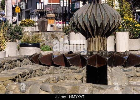 San Francisco, Californie. Fontaine d'Origami, Japantown, Buchanan Street. Ruth Asawa, sculpteur, 1976. Banque D'Images
