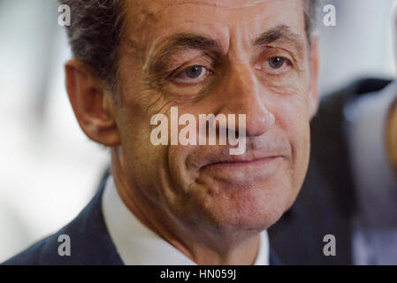 Buenos Aires, Argentine - 6 mai 2016 : l'ancien président français et de la tête de la France, Nicolas Sarkozy bénéficiait du large Les parties au cours d'une visite à la forme Banque D'Images