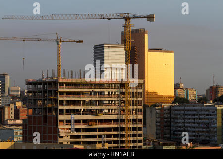 Construction à Luanda, Angola Banque D'Images