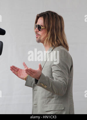 Brad Pitt arrive à l'appel de photo pour le film, 'Tuer doux' à la 65ème Festival du Film de Cannes (France) le 22 mai 2012. Photo par Francis Specker Banque D'Images