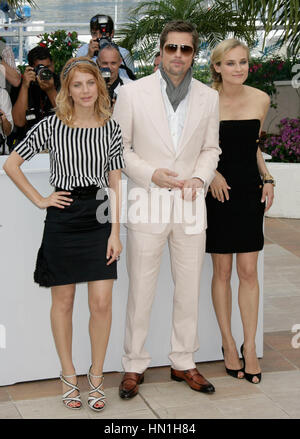 Melanie Laurent acteurs, Brad Pitt et Diane Kruger assiste à l'Inglourious Basterds Photocall tenue au Palais des Festivals durant le 62e Festival International du Film de Cannes le 20 mai 2009 à Cannes, France. Photo par Francis Specker Banque D'Images