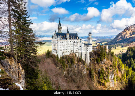 Le célèbre château de Neuschwanstein en Allemagne situé à Fussen, Bavière, Allemagne Banque D'Images
