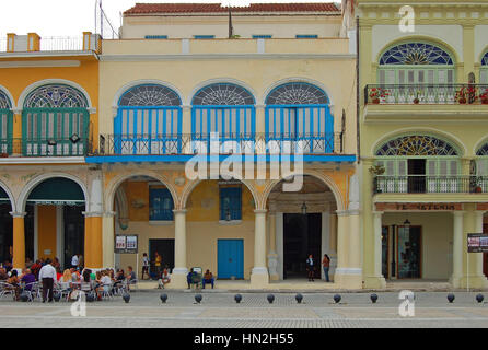 Façade de la Casa del Conde de Lombillo dans Plaza Vieja, La Havane, Cuba Banque D'Images