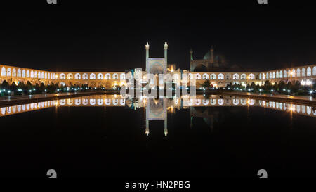 Vue panoramique vue de nuit sur la place Imam, Isfahan, Iran Banque D'Images