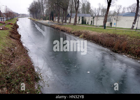 Le canal de la Somme à Abbeville le nord de la France Banque D'Images