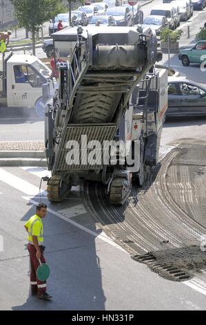 Cour pour le bitumage d'une route Banque D'Images