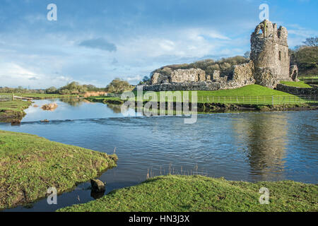 Ruines du château de Ogmore Ogmore par mer de la côte sud du Pays de Galles Glamorgan Banque D'Images