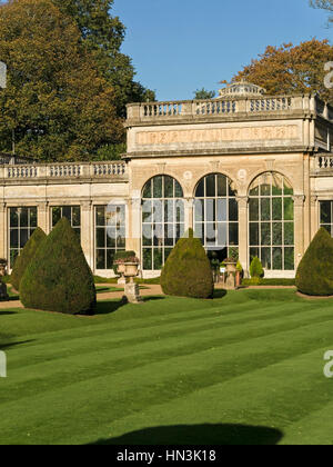 L'Orangerie et le jardin italien au château d'Ashby House et jardins,Château Ashby, Northamptonshire, England, UK Banque D'Images