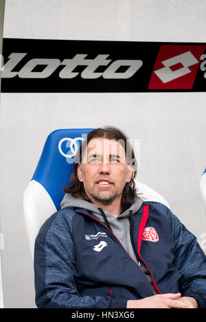 Berlin, Allemagne. Feb, 2017 4. Martin Schmidt (Mainz) Football/soccer : match de Bundesliga entre TSG 1899 Hoffenheim 4-0 1.FSV Mainz 05 à Rhein-Neckar-Arena à Sinsheim, Allemagne . Credit : Maurizio Borsari/AFLO/Alamy Live News Banque D'Images