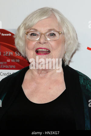 Beverly Hills, CA, USA. Feb 6, 2017. 06 février 2017 - Los Angeles, Californie - June Squibb. 16e Congrès annuel de l'AARP films pour adultes bourses détenues au Beverly Wilshire Four Seasons Hotel. Crédit photo : F. Sadou/AdMedia Crédit : F. Sadou/AdMedia/ZUMA/Alamy Fil Live News Banque D'Images