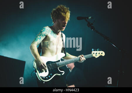 7 février 2017 : Biffy Clyro performing live au Gran Teatro Geox Padoue pour leur 'tour' de suspension 2017 concert Foto : Alessandro Bosio/CronosFoto Banque D'Images