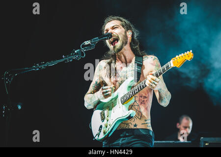 7 février 2017 : Biffy Clyro performing live au Gran Teatro Geox Padoue pour leur 'tour' de suspension 2017 concert Foto : Alessandro Bosio/CronosFoto Banque D'Images