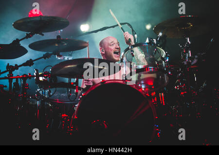 7 février 2017 : Biffy Clyro performing live au Gran Teatro Geox Padoue pour leur 'tour' de suspension 2017 concert Foto : Alessandro Bosio/CronosFoto Banque D'Images