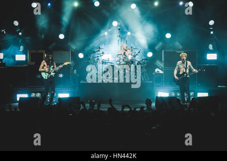 7 février 2017 : Biffy Clyro performing live au Gran Teatro Geox Padoue pour leur 'tour' de suspension 2017 concert Foto : Alessandro Bosio/CronosFoto Banque D'Images