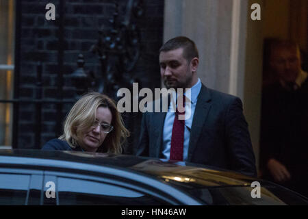 Londres, Royaume-Uni. 8 Février, 2017. L'Amber Rudd MP, Secrétaire d'Etat pour le ministère de l'intérieur, feuilles 10, Downing Street, à la suite d'une réunion pendant le dernier après-midi du projet de loi Brexit débat. Credit : Mark Kerrison/Alamy Live News Banque D'Images