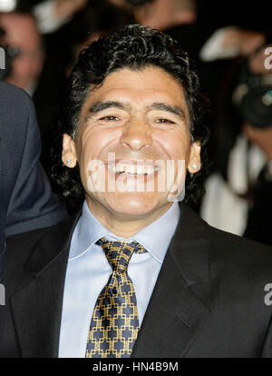 Diego Maradona a la premiere pour le film 'Mhuggle par Kusturica' au Palais des Festivals durant le 61ème Festival International du Film de Cannes le 20 mai 2008 à Cannes, France. Photo par Francis Specker Banque D'Images