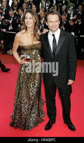 L'acteur Christian Slater créateur de chaussures Jimmy Choo et Tamara Mellon arrive à la Indiana Jones et le Royaume du Crâne de Cristal première au Palais des Festivals durant le 61ème Festival International du Film de Cannes le 18 mai 2008 à Cannes, France. Photo par Francis Specker Banque D'Images