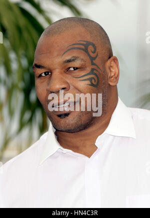 Mike Tyson assister à la photocall pour le film 'Tyson' au Palais des Festivals durant le 61ème Festival International du Film de Cannes le 17 mai 2008 à Cannes, France. Photo par Francis Specker Banque D'Images