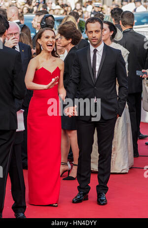 Natalie Portman et Benjamin Millepied arrivent à la première pour le film 'La Tête Haute' à la 68e Festival de Cannes le 13 mai 2015 à Cannes, France. Photo par Photo par Francis Specker Banque D'Images