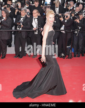 Judit Masco arrive pour la première de The Homesman au Festival de Cannes le 18 mai 2014, à Cannes, France. Photo par Francis Specker Banque D'Images