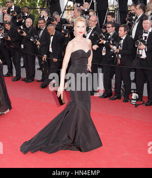 Judit Masco arrive pour la première de The Homesman au Festival de Cannes le 18 mai 2014, à Cannes, France. Photo par Francis Specker Banque D'Images