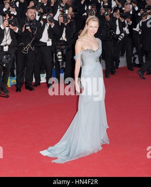 Naomi Watts arrive à la premiere pour le film, How to Train Your Dragon 2, au Festival de Cannes le 16 mai 2014, à Cannes, France. Photo par Francis Specker Banque D'Images