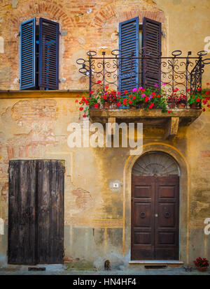 Façade de maison dans la ville de Pienza colline toscane Banque D'Images