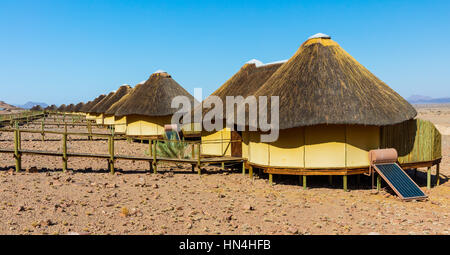 Sossus Dune Lodge est niché contre les basses montagnes dans le Namib-Naukluft National Park.