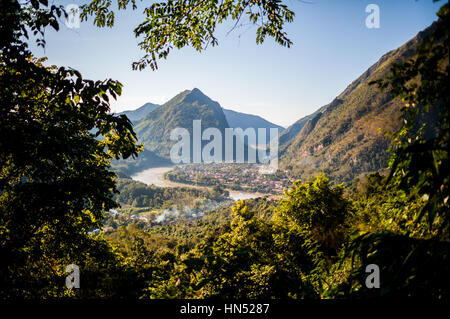 Des paysages de montagne de Nong Khiaw, Laos Banque D'Images