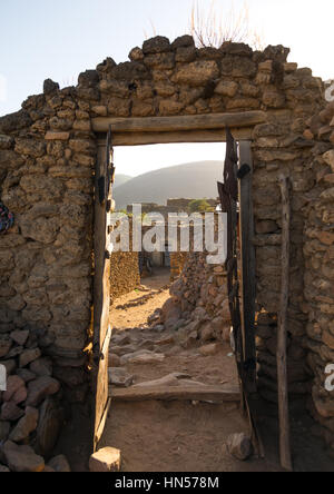 Dans un passage du peuple Argoba traditionnelles maisons en pierre village, Harari, région, l'Ethiopie Koremi Banque D'Images