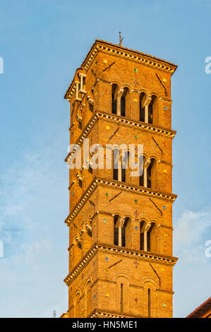 Santa Francesca Romana, précédemment connu sous le nom de Santa Maria Nova, est une église de Rome, Italie, situé près du Forum romain dans le rione Campitelli. Banque D'Images