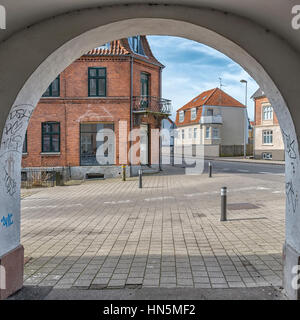 L'un des nombreux petits bâtiments dans la vieille ville de Helsingor au Danemark. Banque D'Images