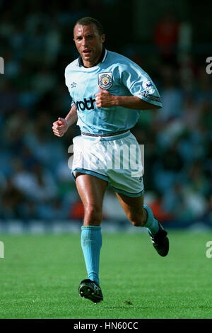 TERRY PHELAN Manchester City FC 12 Septembre 1993 Banque D'Images