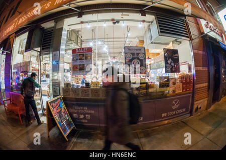 Le Murray's Cheese store à Greenwich Village à New York le Mardi, Février 7, 2017. Kroger Co., la plus grande chaîne d'épiceries aux États-Unis a acquis Murray's Cheese situé à Greenwich Village, à New York, pour un montant non communiqué. Murray a ouvert ses portes en 1940 alors que Kroger est situé dans 35 états. Kroger a eu un ministère du fromage de Murray dans 350 de ses magasins dans le cadre d'un accord datant de 2008.(© Richard B. Levine) Banque D'Images