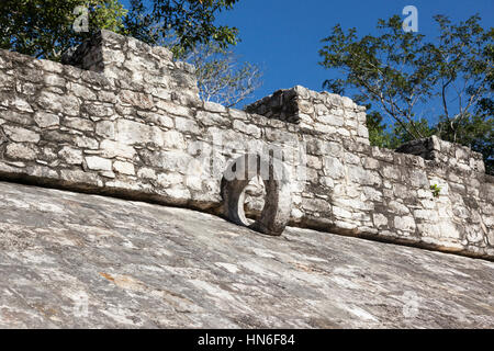 Terrain de baseball sur les ruines mayas de Coba. Civilisation maya ancienne, péninsule du Yucatan, état mexicain de Quintana Roo, Mexique Banque D'Images