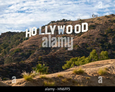 Hollywood, Californie, USA - Septembre 29, 2010 : Le monde célèbre panneau Hollywood dans la's Griffith Park. Banque D'Images