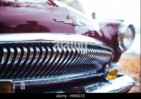 Libre de l'usine automobile Gorki logo sur vintage GAZ-M-21 Volga Banque D'Images