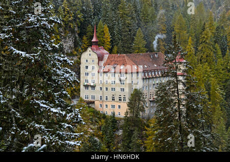 Hotel, Spa L'hôtel Val Sinestra, Ramosch, Engadine, Canton des Grisons, Suisse Banque D'Images