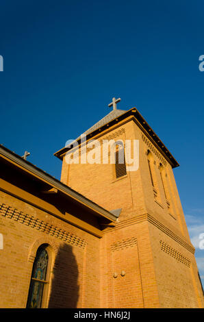 Basilique de San Albino à Mesilla Village, New Mexico pendant le coucher du soleil. Banque D'Images