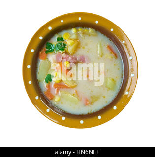 Chaudrée de pommes de terre et maïs grillé - Chaudrée de maïs crémeux au jambon et pommes de terre Banque D'Images