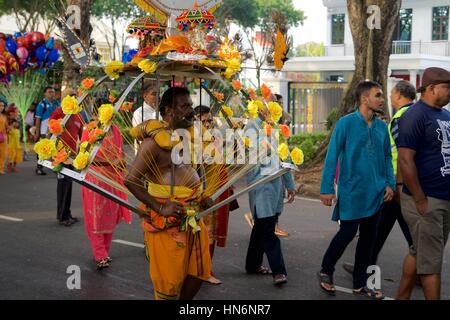 Thaipusam célébration dans Penang. Les dévots kavadi attam vers Lord Murugan, dieu de la guerre dans l'hindouisme. Banque D'Images