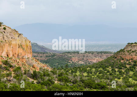 Tsankawi propriétés en falaises au Bandelier National Monument Banque D'Images