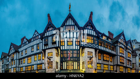 Le célèbre magasin Liberty, Londres, Royaume-Uni. Banque D'Images