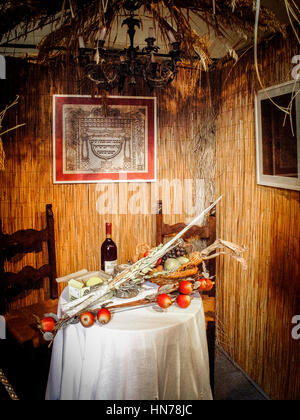 Italie Piémont Casale Monferrato : Synagogue juive Musée Juif Jewish laden table dans une hutte ; Banque D'Images