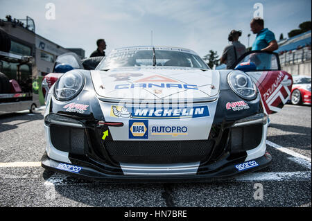 Vallelunga, Rome, Italie. Le 10 septembre 2016. Porsche Carrera Cup, voiture sur la ligne de départ Banque D'Images